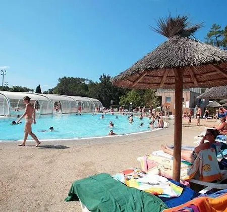 Les Villages Sous Les Pins, Bungallow A17 Dom wakacyjny